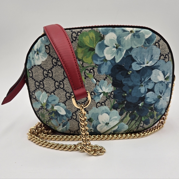 Gucci Handbags - GUCCI GG Supreme Blooms Chain Crossbody - COA included